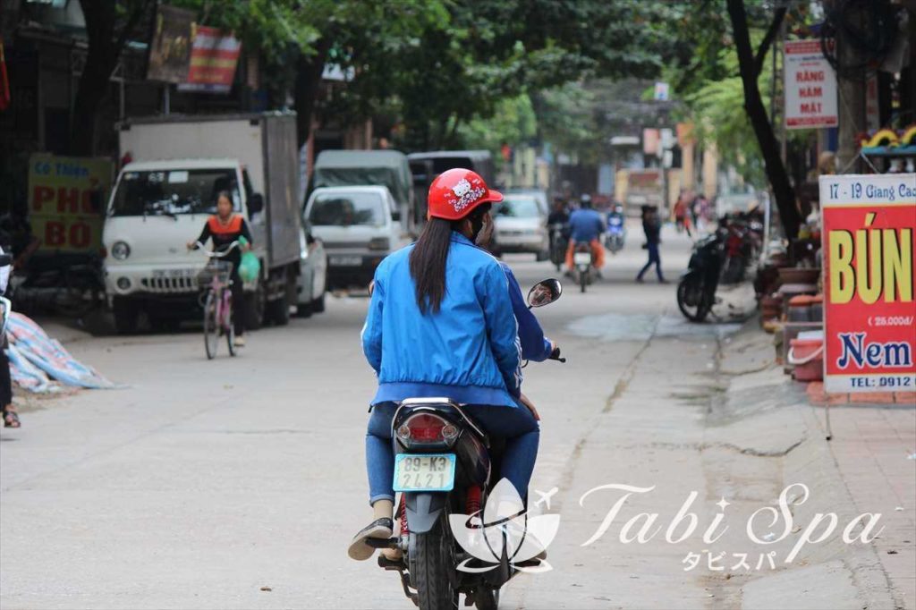 ベトナムのバイクタクシーを利用