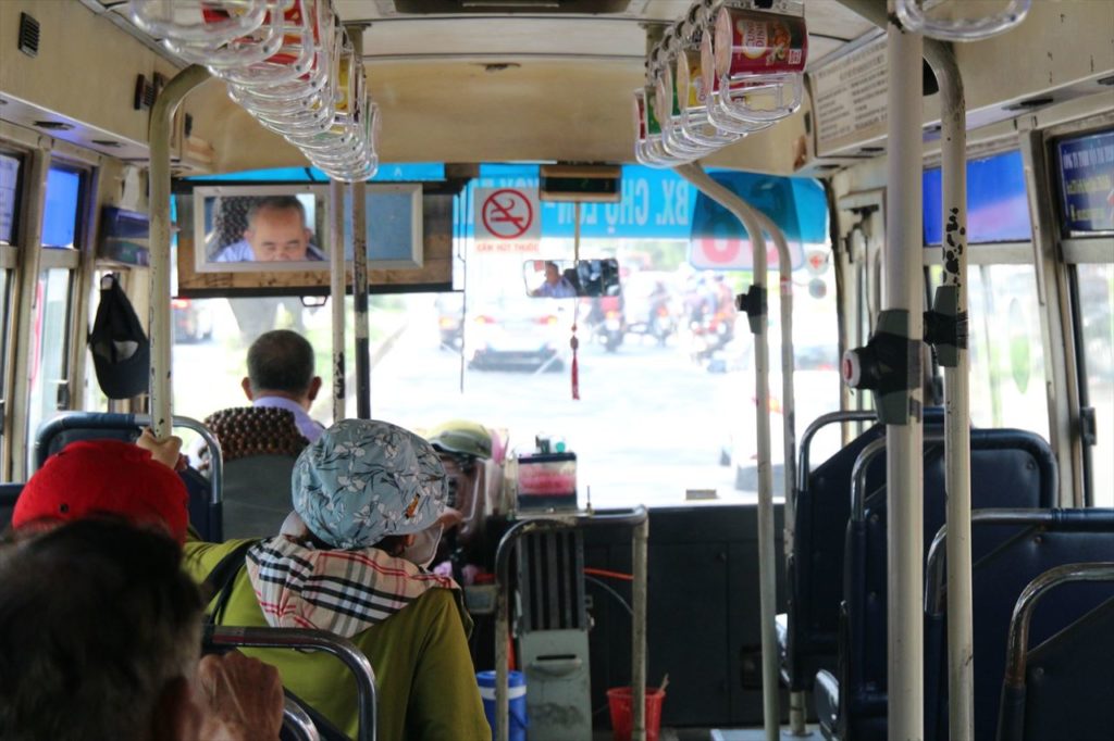 路線バスの車内