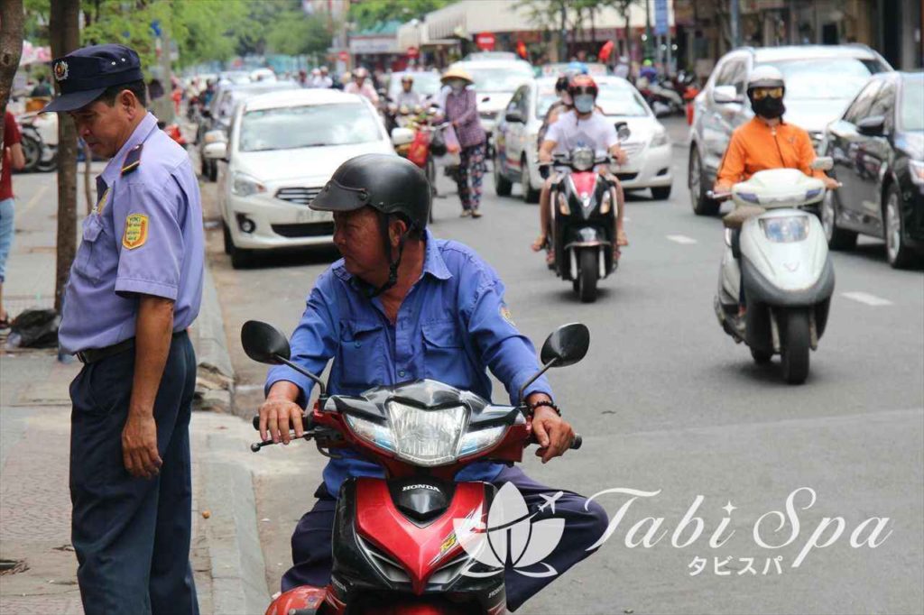 バイクタクシーも使える