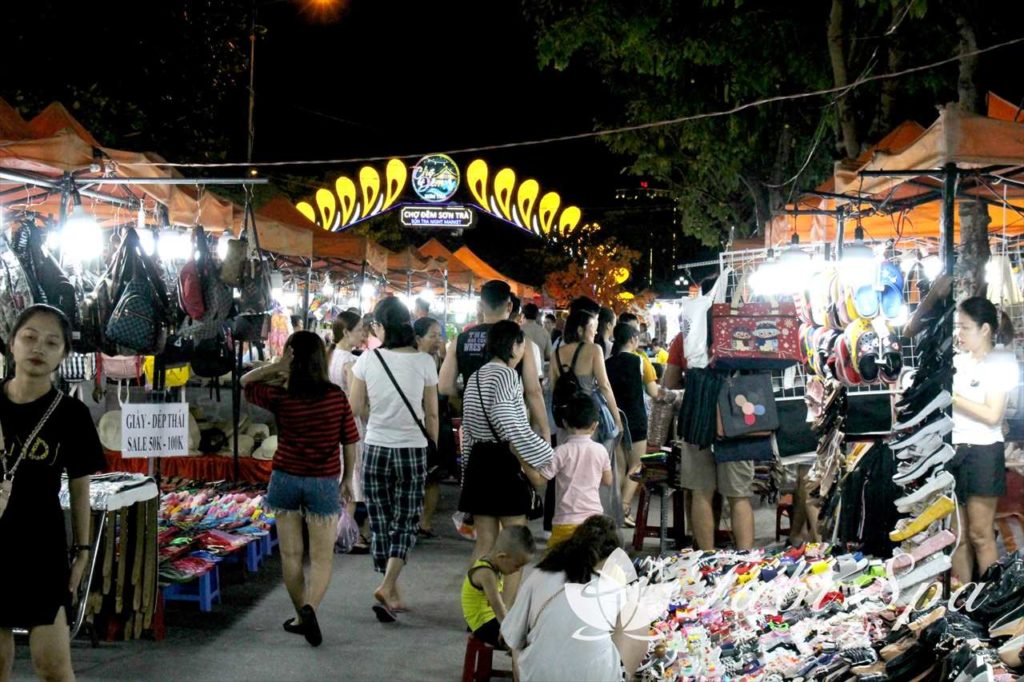 スーパー・雑貨店でお土産探し！