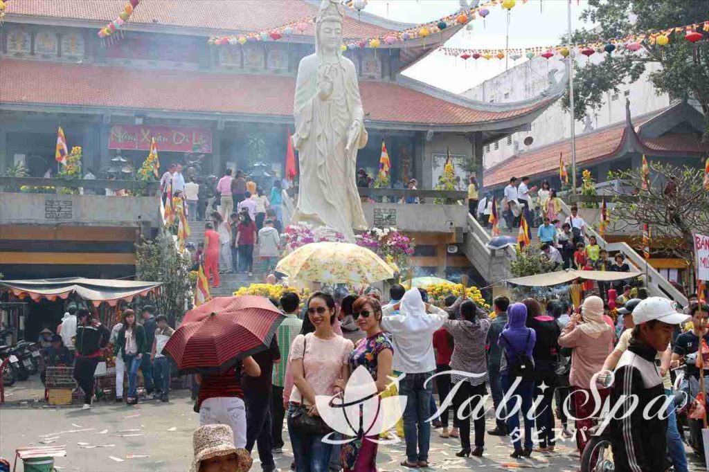 ホーチミンで有名な観光地の永厳寺