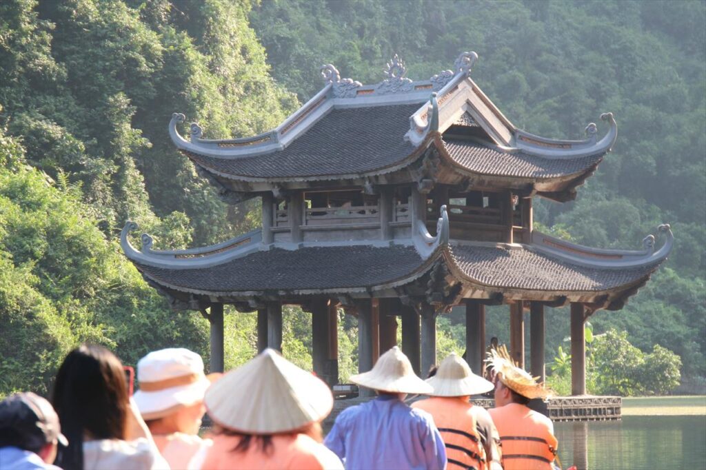 ハノイの世界遺産③　まるで山水画のような風景「チャンアン複合景観」