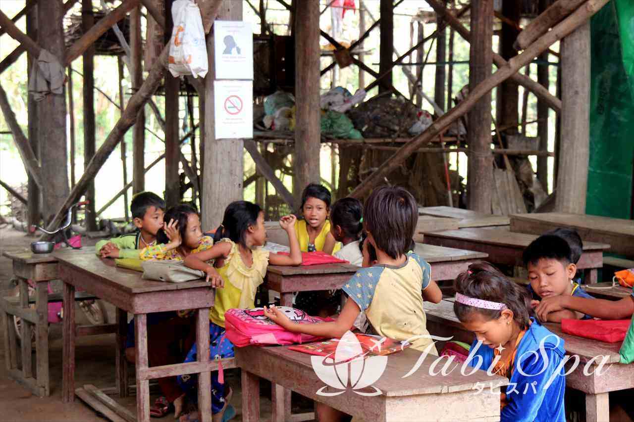 水上家屋の学校