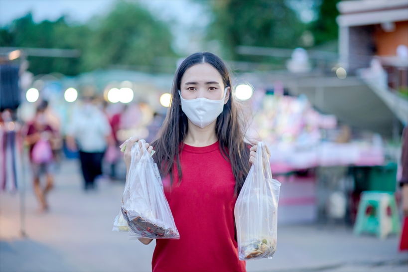 外出時はマスクをしていないと罰金刑に処されることもある