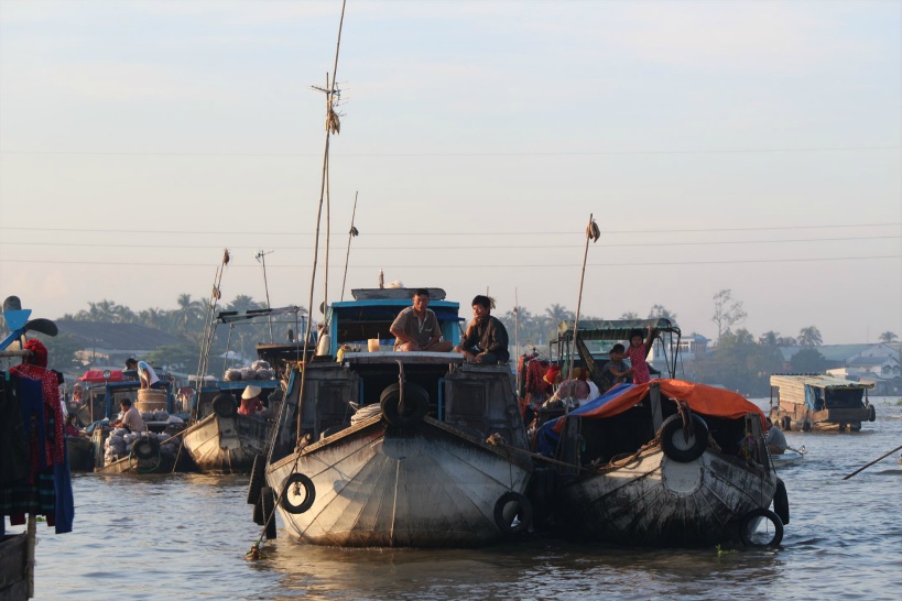 The東南アジアの風景を。水上市場を見学「カントー」