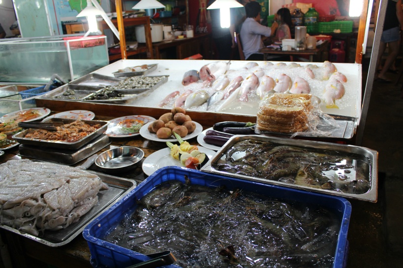 ベトナム・フーコック島の「食事」の旅行費用は実は高め