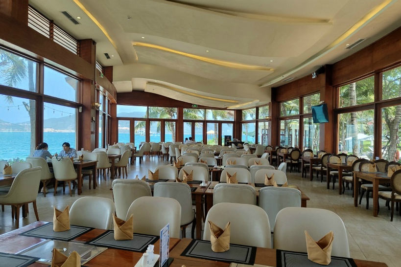 ホンタムリゾート(Hon Tam Resort)のレストラン＆朝食ビュッフェ会場を紹介