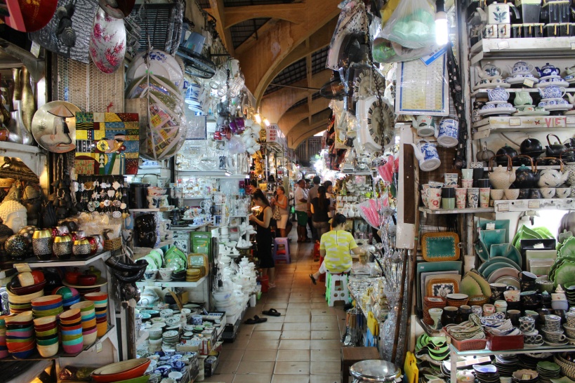 ベトナムの熱気を感じる「ベンタイン市場」散策。買い物の注意点