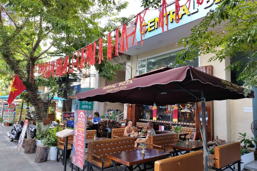 午前｜ホテル周辺散策または追加観光プラン