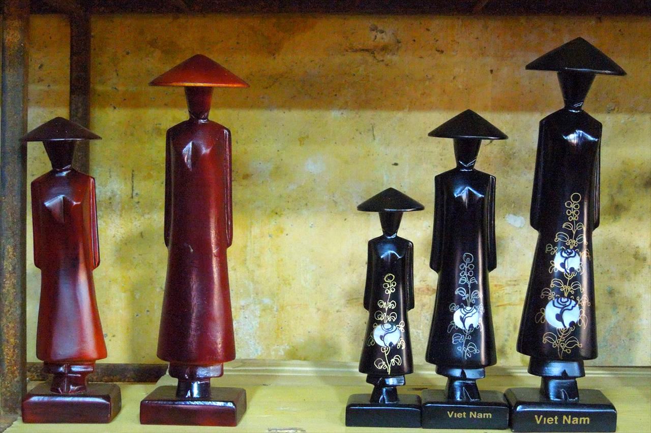 アオザイモチーフ雑貨｜観光土産として定番