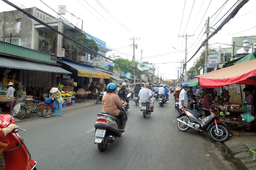 ホーチミンのハントンタイ市場の行き方:車で40分