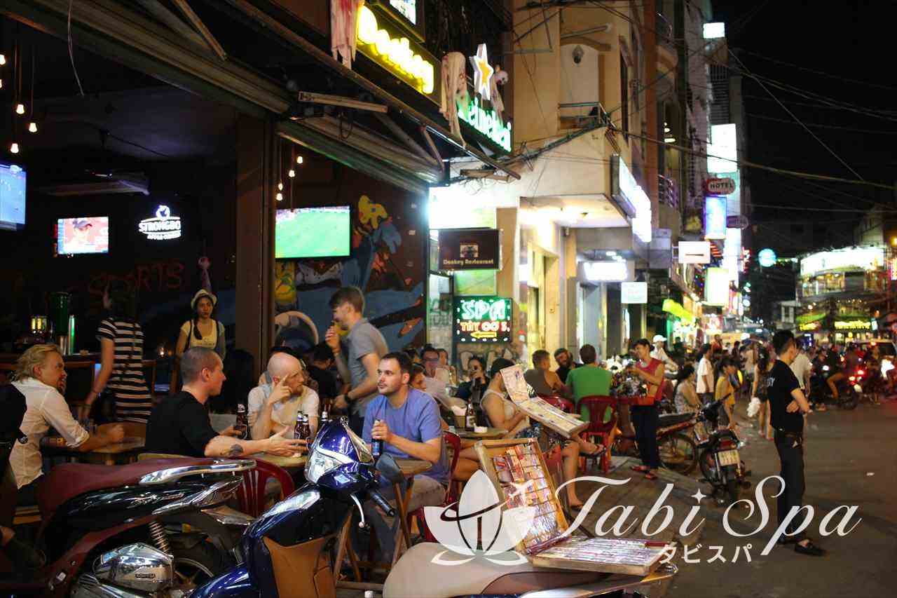 ファングーラオの夜の屋台エリアの特徴