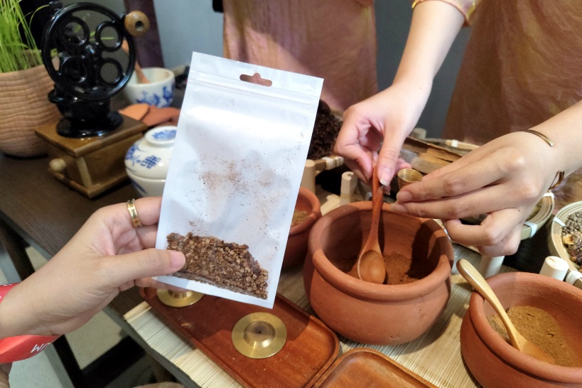 自分で作ったフォーのスパイスはお土産に持ち帰れる