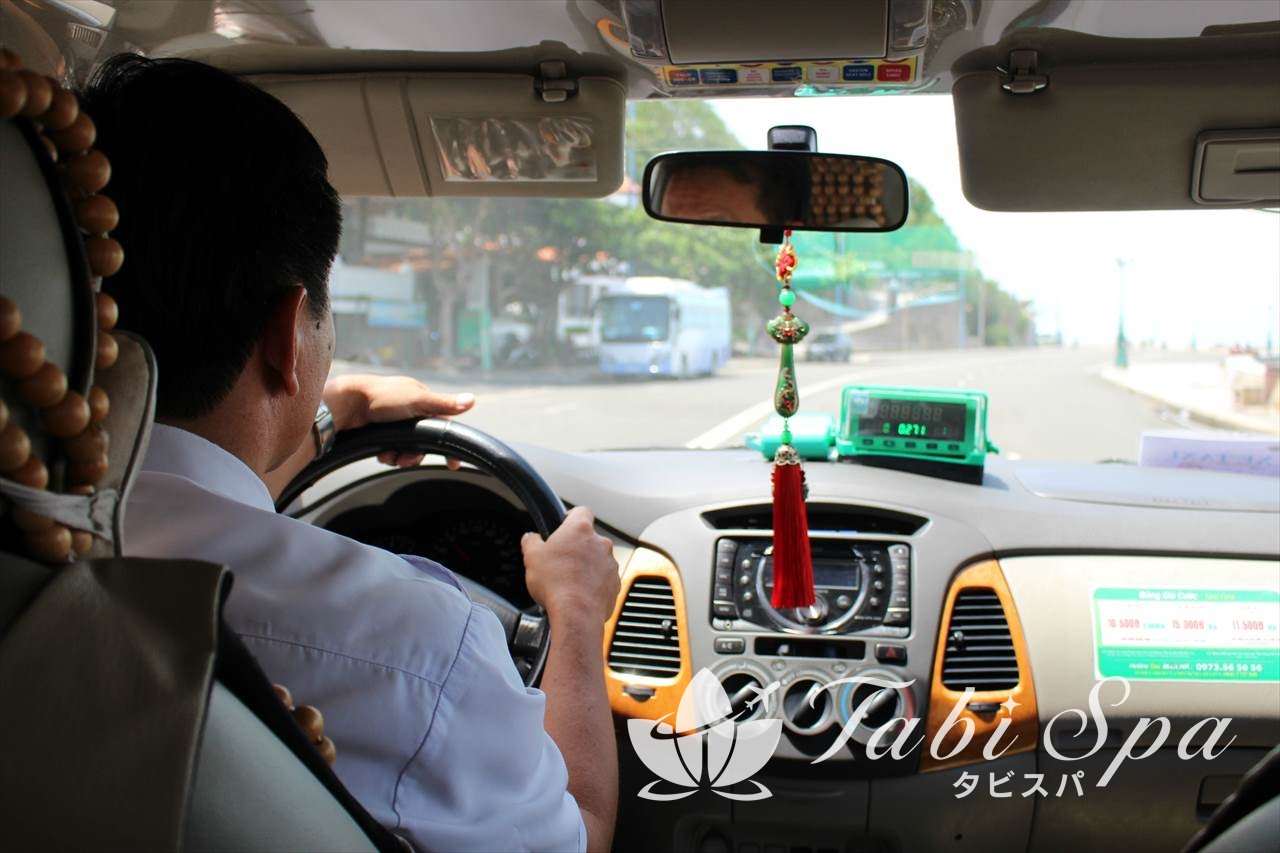 ベトナムのタクシーでチップが不要な理由
