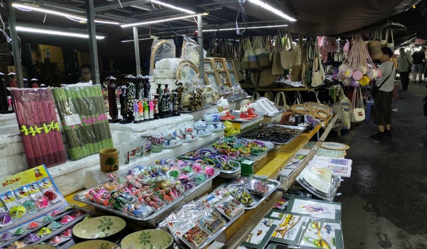 ダナンのナイトマーケットでお土産を探すならどこ?何が買える?